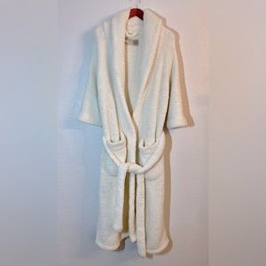 Monarch brand spa robe.